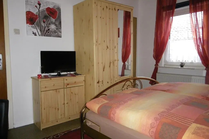 Room 2 of 11