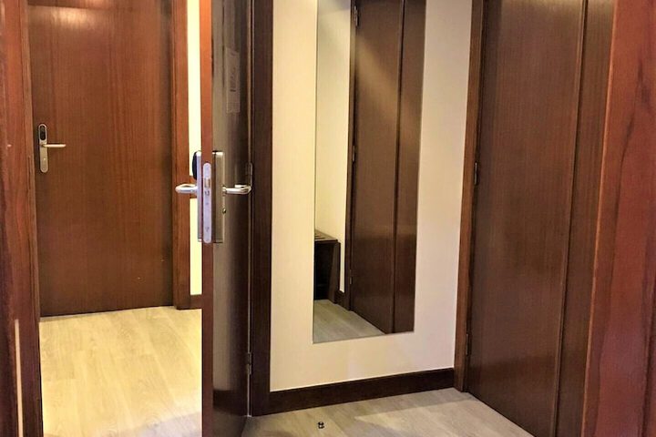 Room 6 of 61
