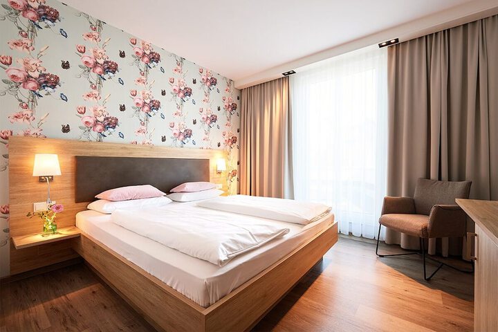 Room 9 of 40