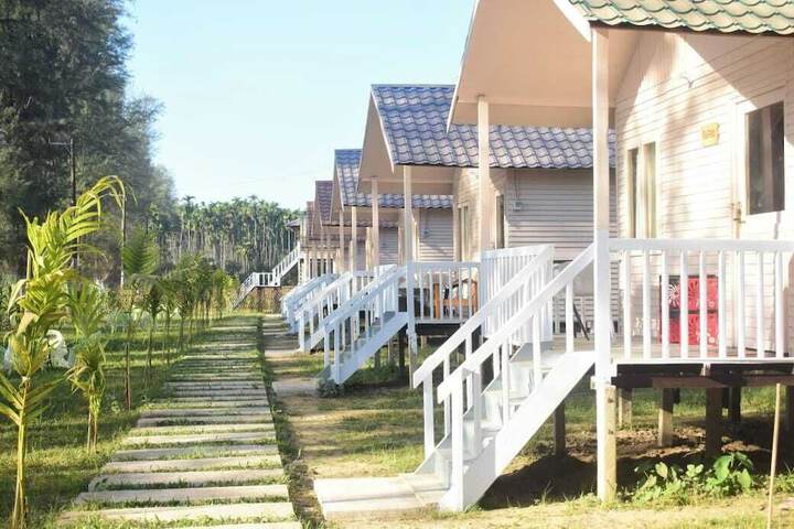Cox Heaven Beach Resort