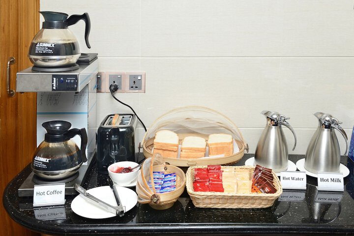 Breakfast/Coffee Service 16 of 24