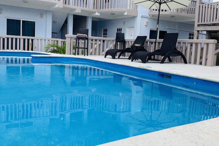 Pool 51 of 75