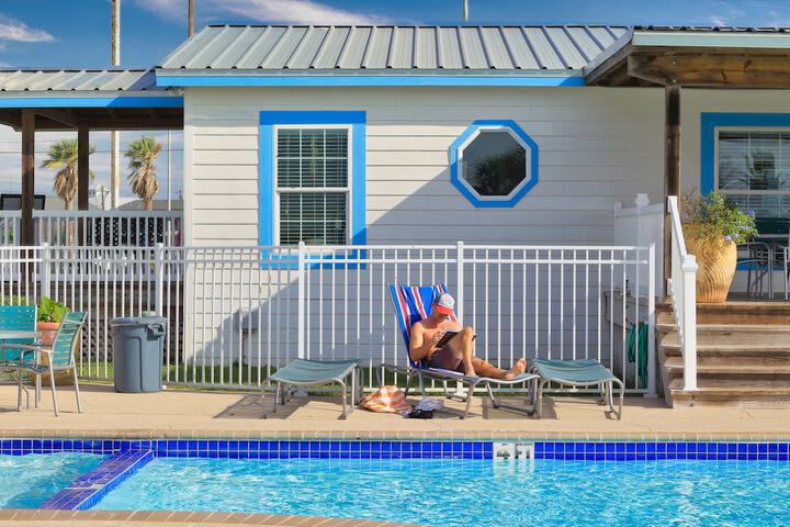 Pool 40 of 44