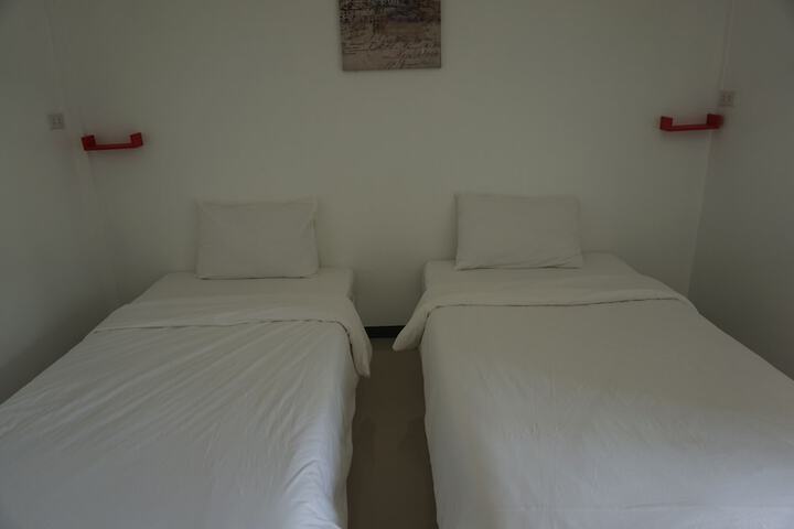 Room 10 of 51