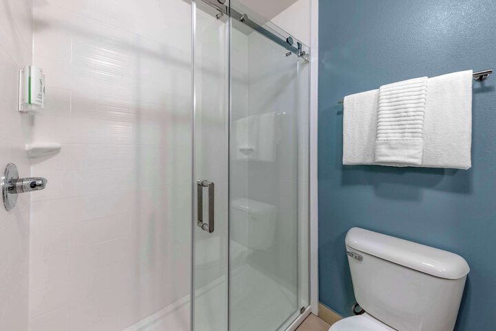 1 King Suite (2 of 5)