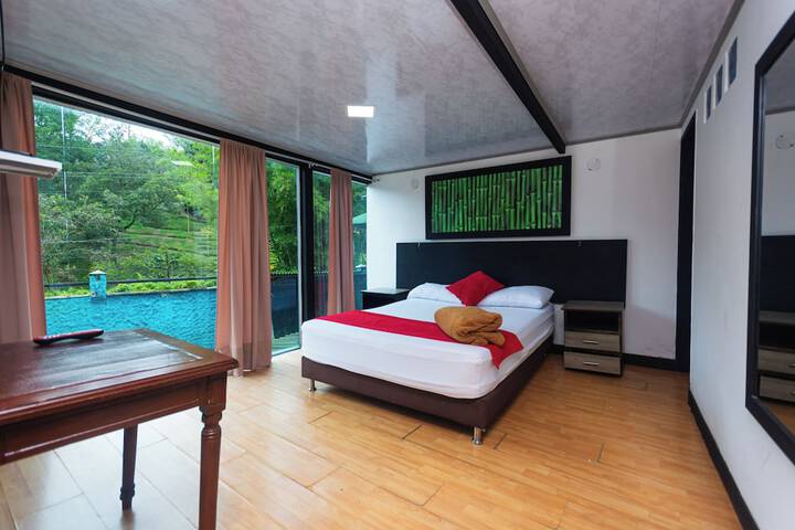 Room 4 of 27