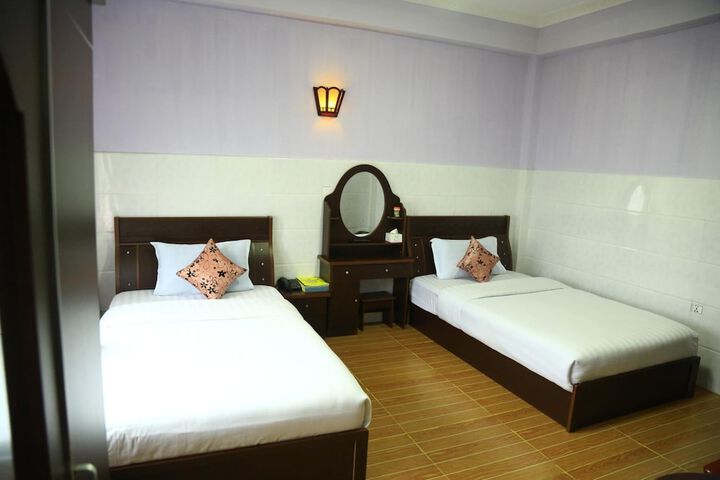 Room 15 of 32
