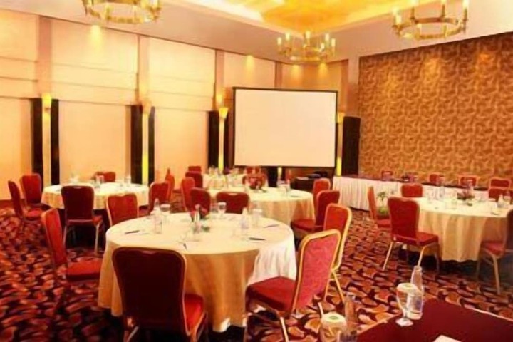 Ballroom/Hall 29 of 35