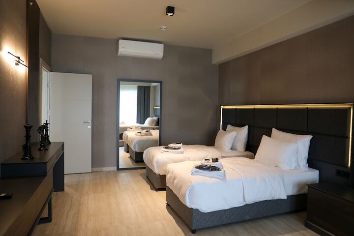 Room 13 of 42