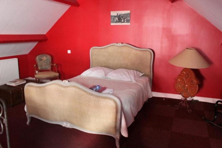 Room 8 of 62