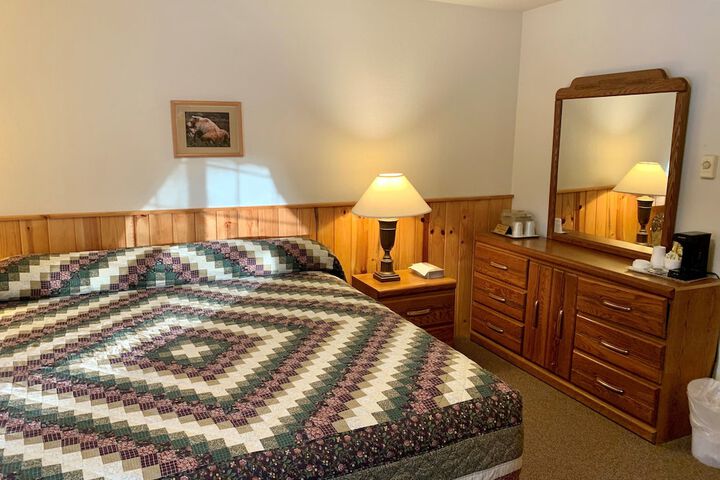Room 5 of 32