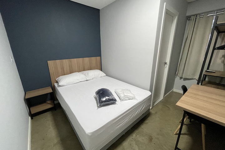 Room 27 of 80
