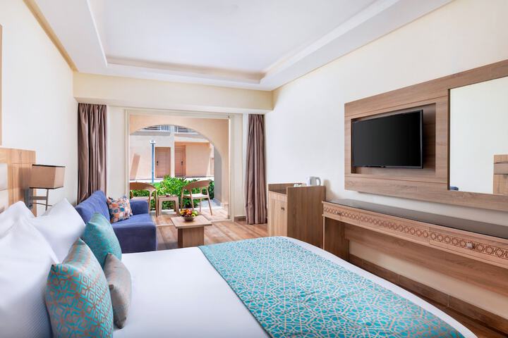 Room 7 of 220
