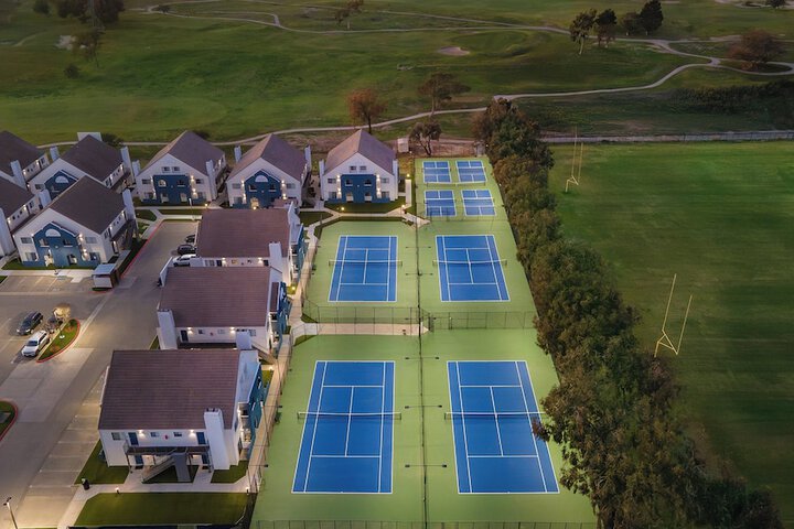 Tennis court