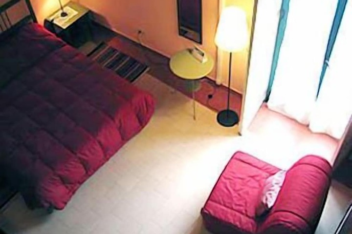Room 4 of 40