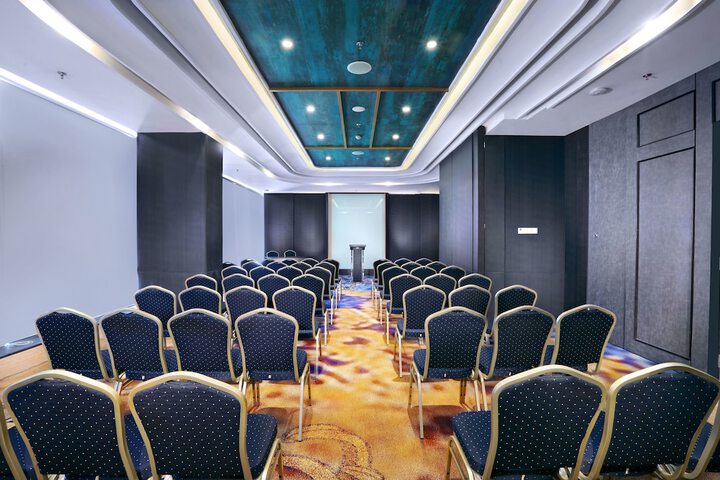 Ballroom/Hall 43 of 50