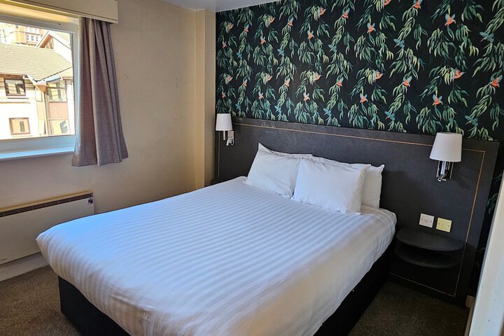 Room 11 of 44