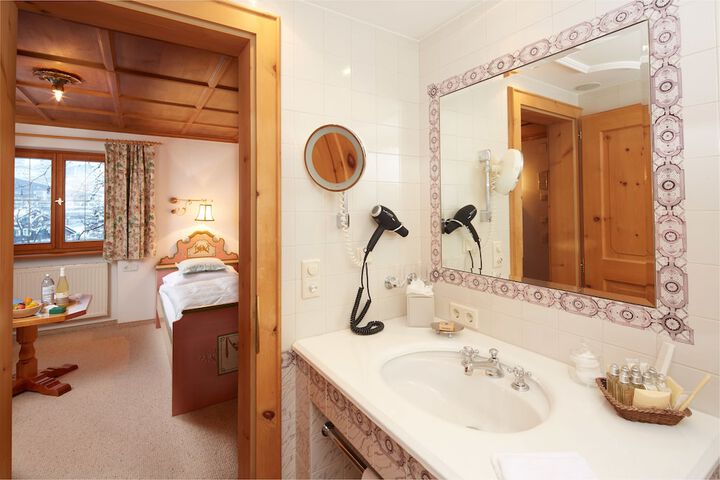 Room 58 of 172