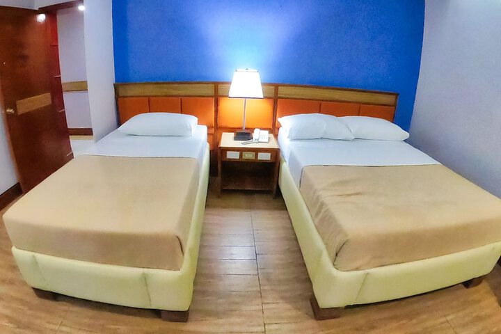 Room 9 of 38