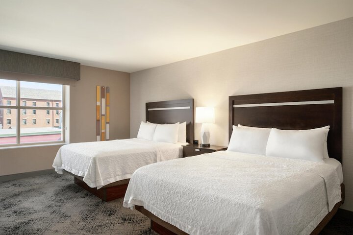 Room 27 of 51