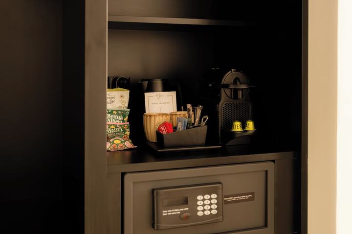 Room 10 of 61