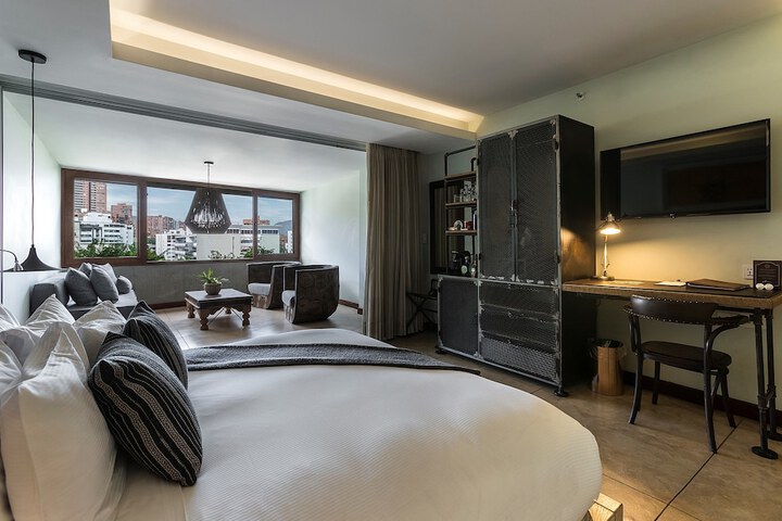 Room 5 of 49