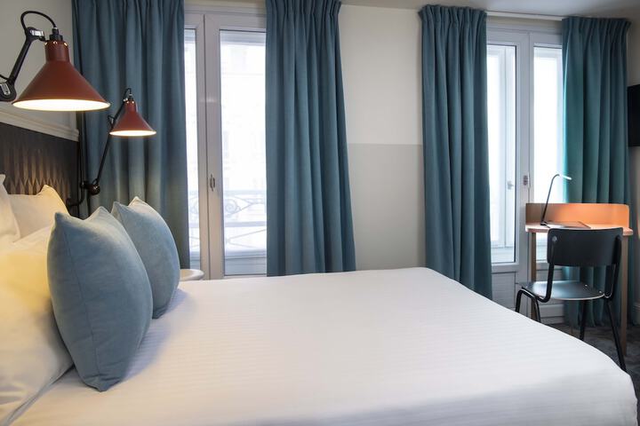 Room 6 of 42