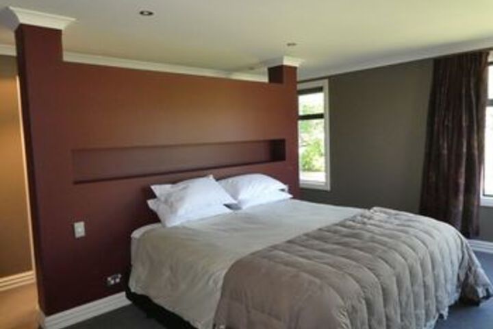 Room 11 of 18