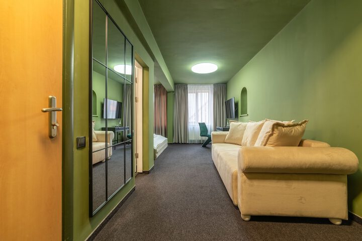 Room 53 of 112