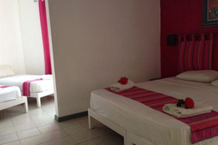 Room 4 of 33