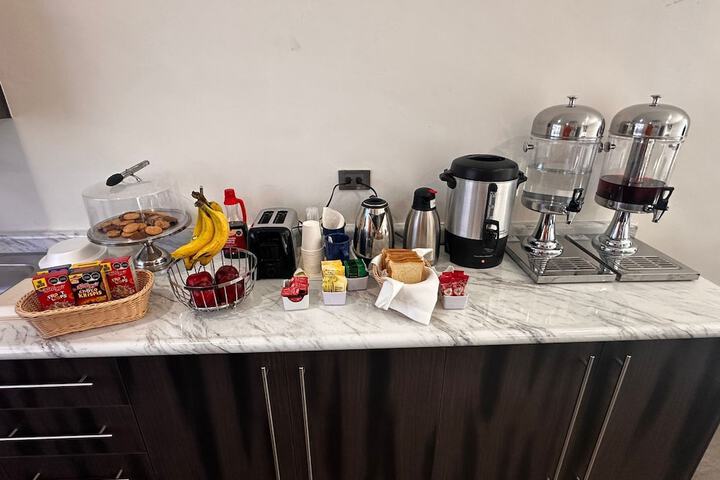 Breakfast/Coffee Service 26 of 35