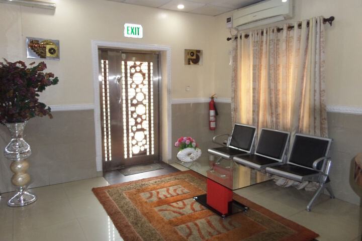 Room 4 of 18