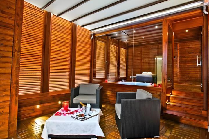 Inside Room Photo
