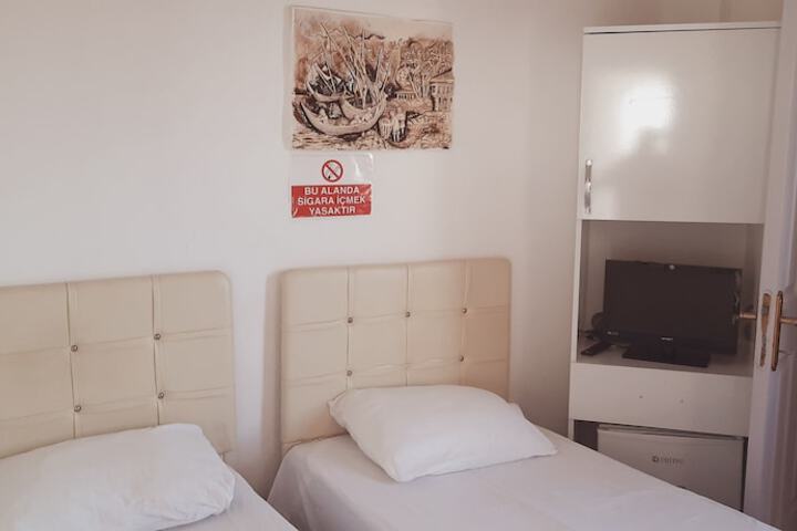 Room 8 of 68