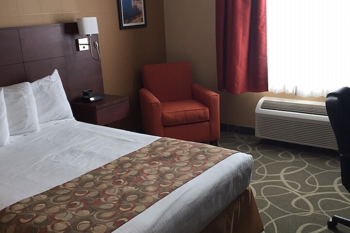 Room 6 of 42