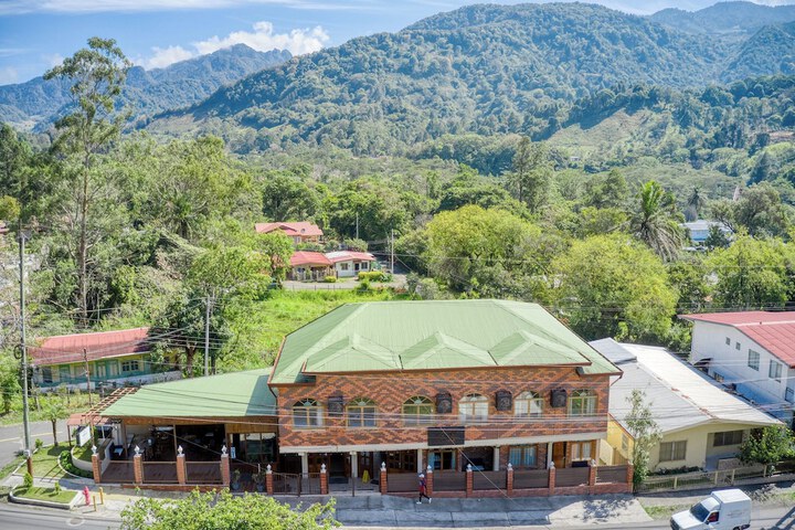 Exterior of La Casa de la Abuela