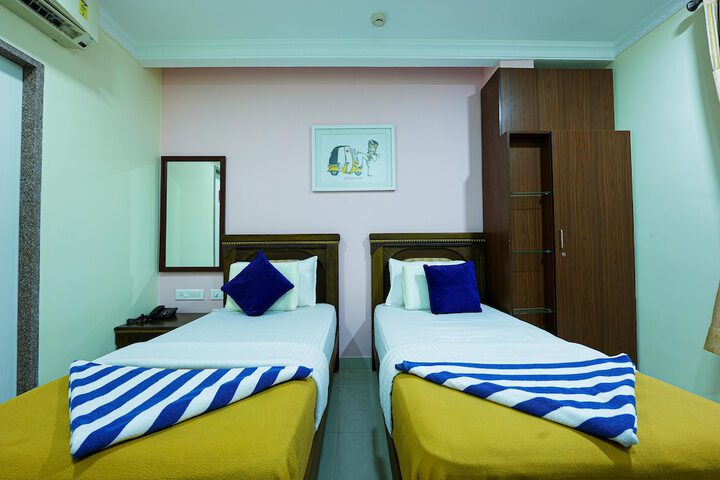 Room 5 of 17
