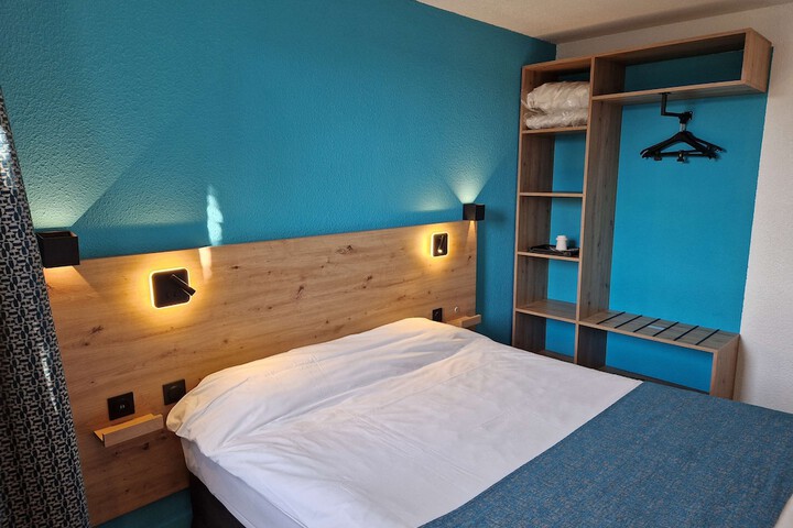 Room 16 of 30