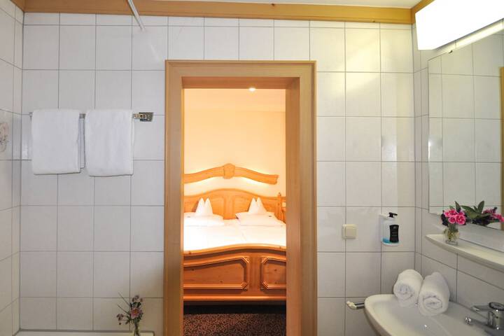 Room 9 of 22