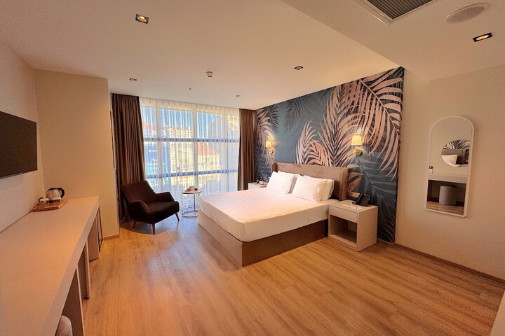 Room 44 of 137