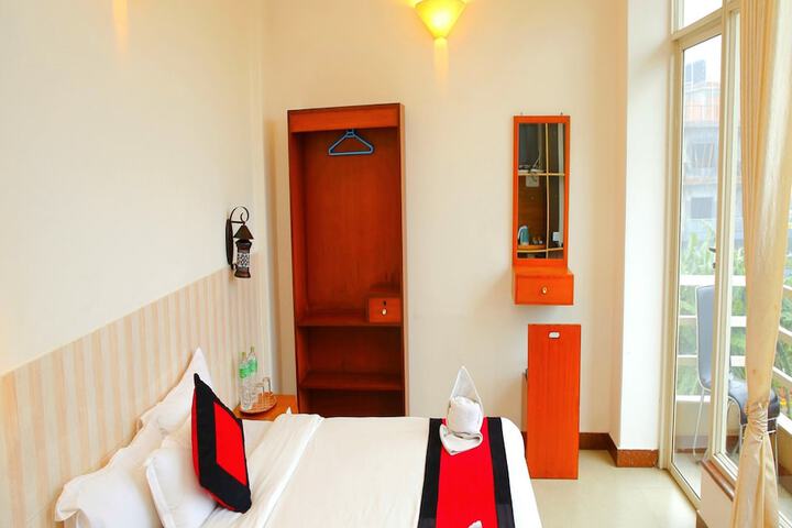Room 42 of 101