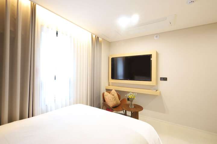 Room 43 of 75