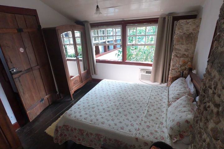 Room 28 of 124