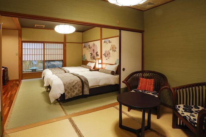 Room 25 of 108