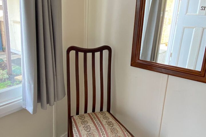 Room 14 of 128