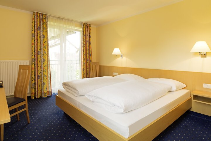 Room 13 of 39