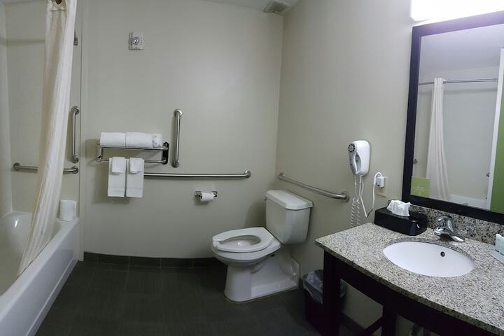 Room 32 of 64