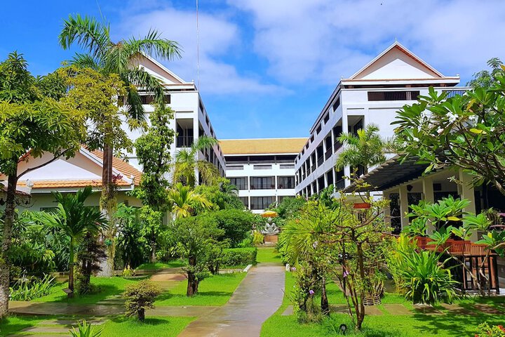 Hotel 74 of 80