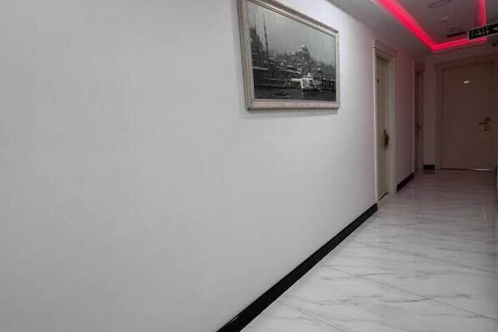Ballroom/Hall 37 of 42