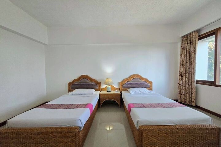 Room 14 of 65